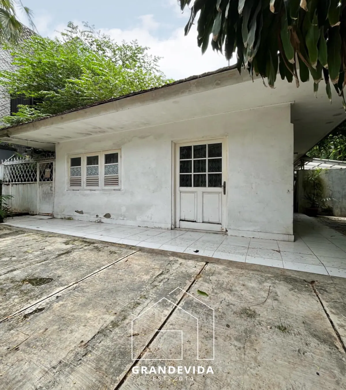 Jual Rumah Kebayoran Baru Cocok Bangun Ulang Hunian Asri