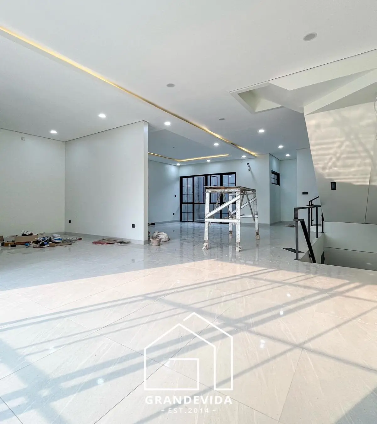 Rumah dijual di Cilandak Jakarta Selatan - Turun Harga Rumah Baru Cilandak Jakarta Selatan (tampak samping)