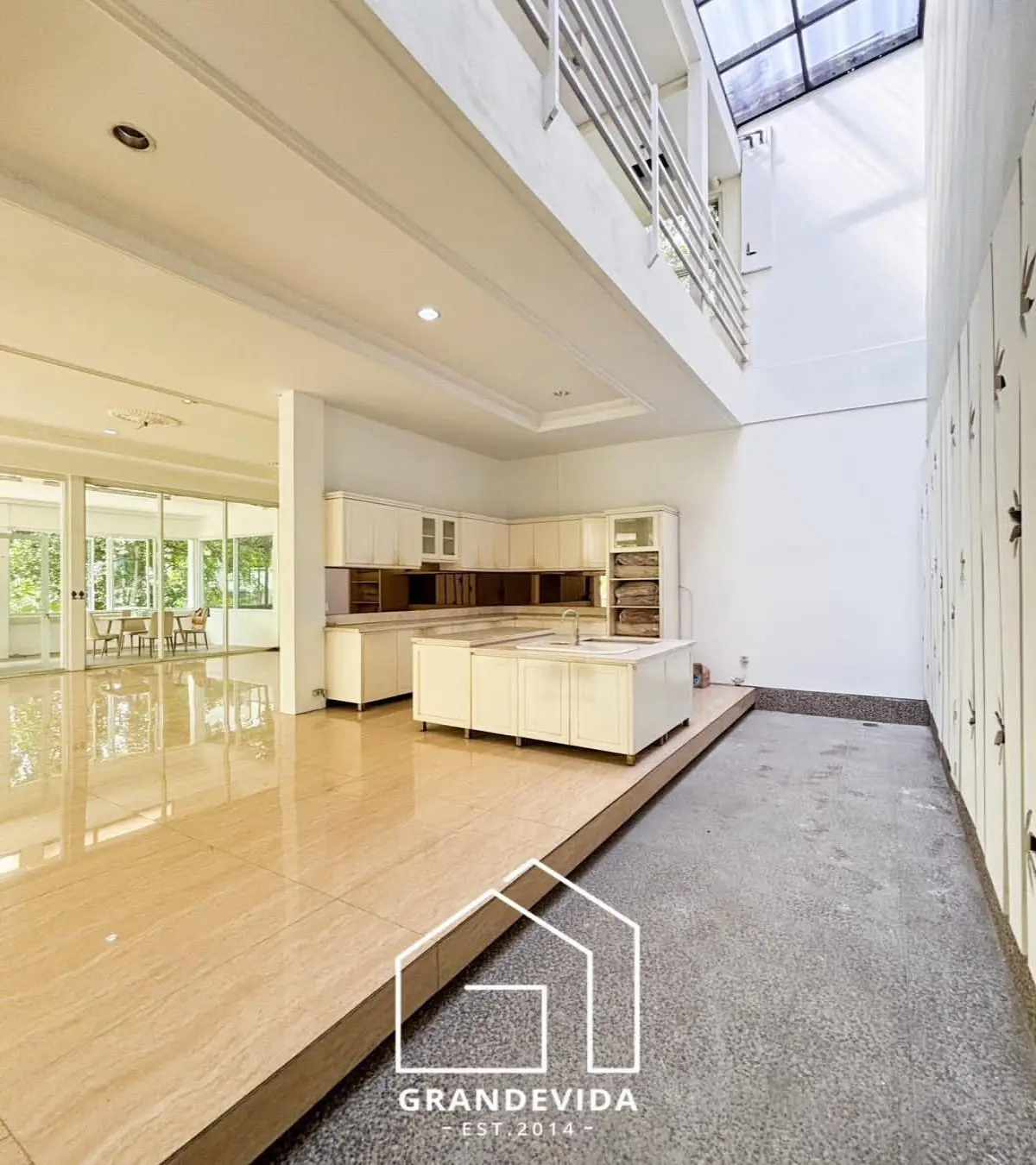Rumah dijual di Pondok Indah Jakarta Selatan - Rumah Dijual Pondok Indah Jakarta Selatan Baru Renovasi (kamar mandi)
