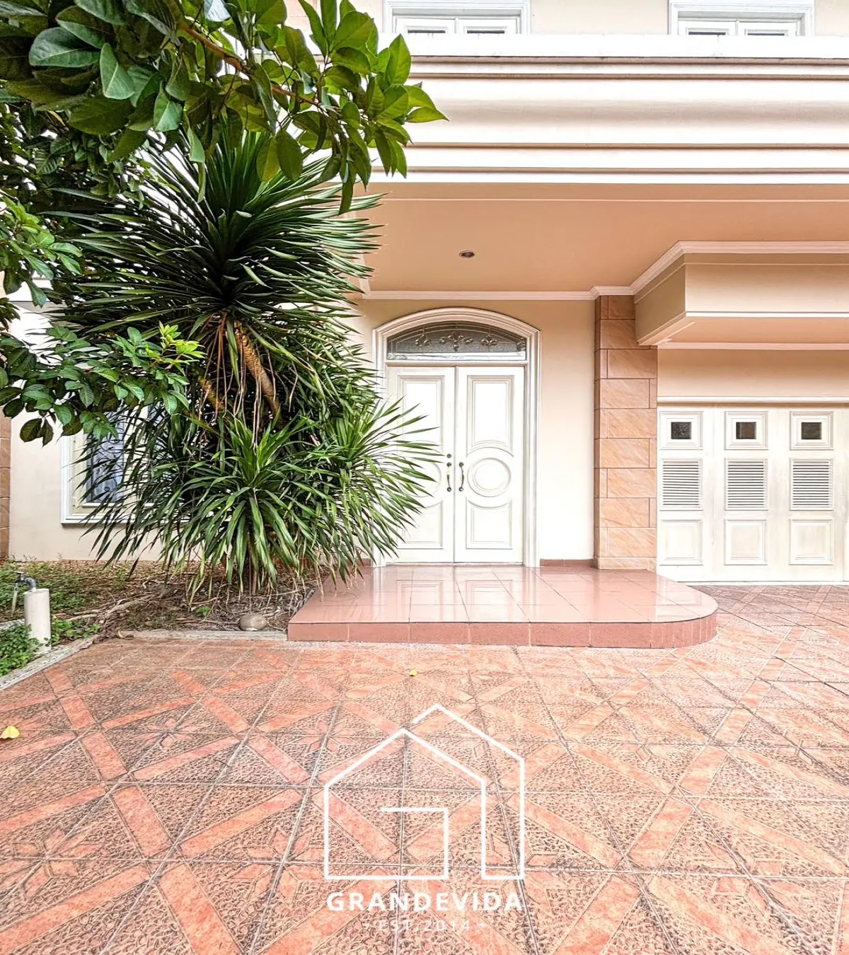 Jual Rumah Kebayoran Baru Jakarta Selatan 2 lantai siap huni