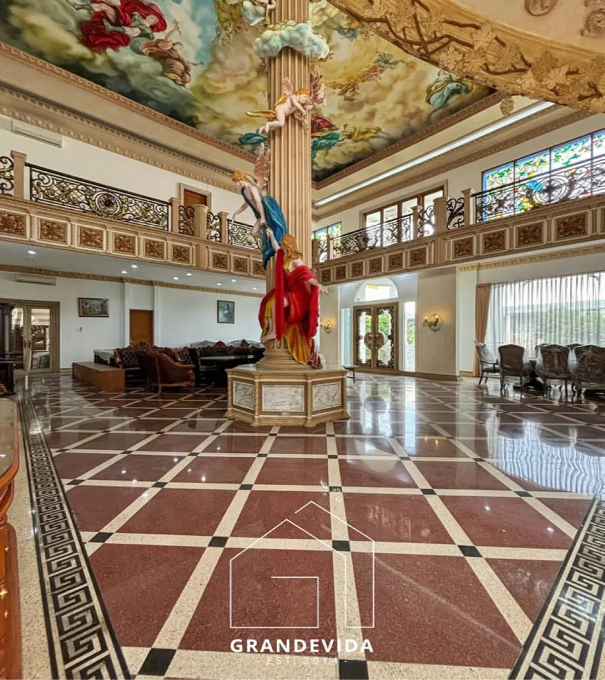 Rumah dijual di Pondok indah Jakarta Selatan - Rumah Dijual Pondok Indah Jakarta Selatan | Design European Classic (tampak samping)