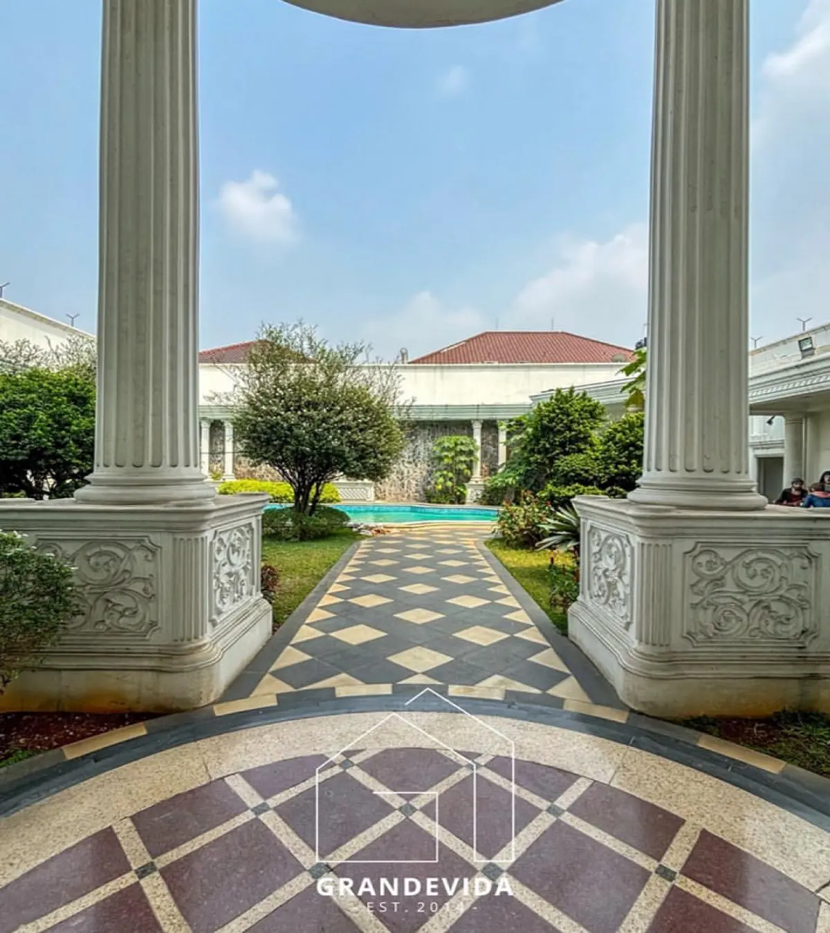 Rumah dijual di Pondok indah Jakarta Selatan - Rumah Dijual Pondok Indah Jakarta Selatan | Design European Classic (kamar mandi)