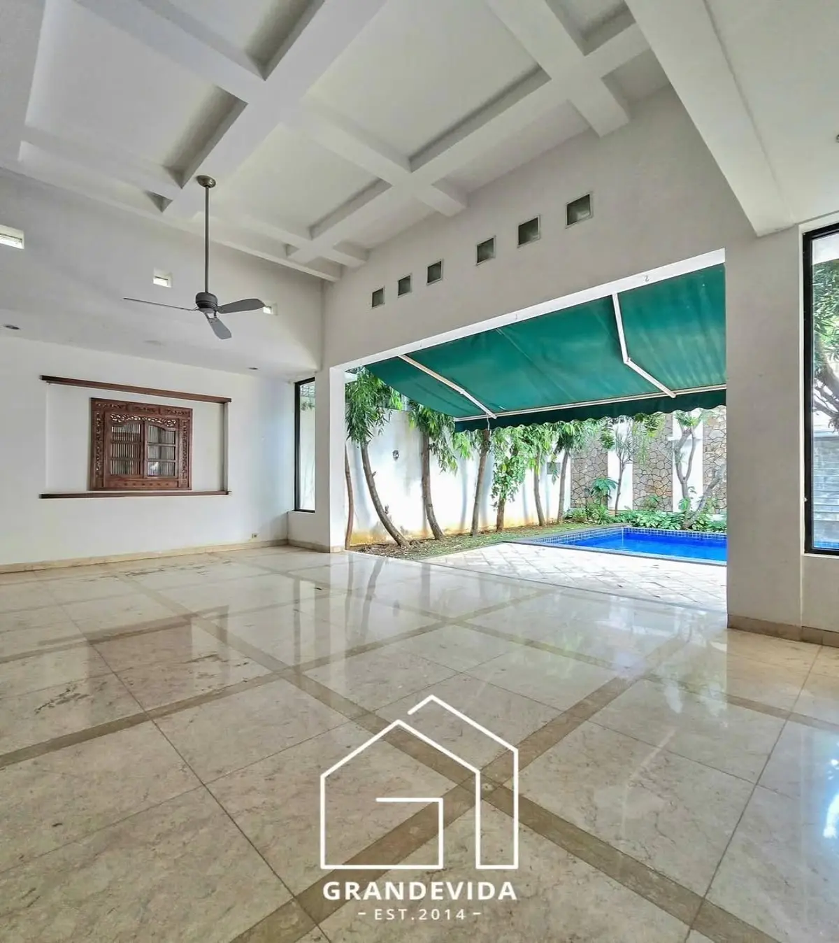 Rumah dijual di Cipete Jakarta Selatan - Rumah Dijual Cipete Jakarta Selatan Private Pool (tampak samping)