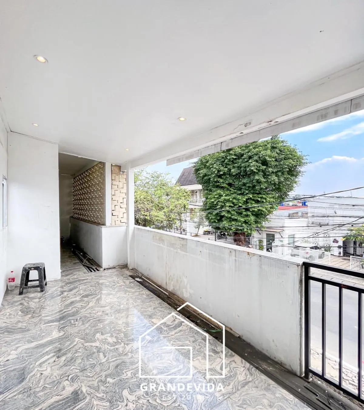 Rumah dijual di kebayoran baru jakarta selatan - Dijual Murah Ruko Kebayoran Baru Jakarta Selatan Cocok Untuk Usaha (tampak samping)