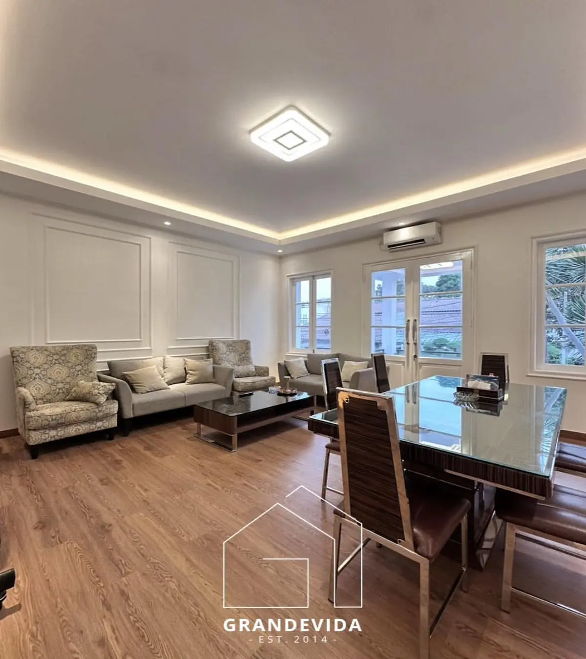 Rumah dijual di Cipete Jakarta Selatan - Rumah Mewah Dijual Cipete Jakarta Selatan Classic modern House (ruang tamu)