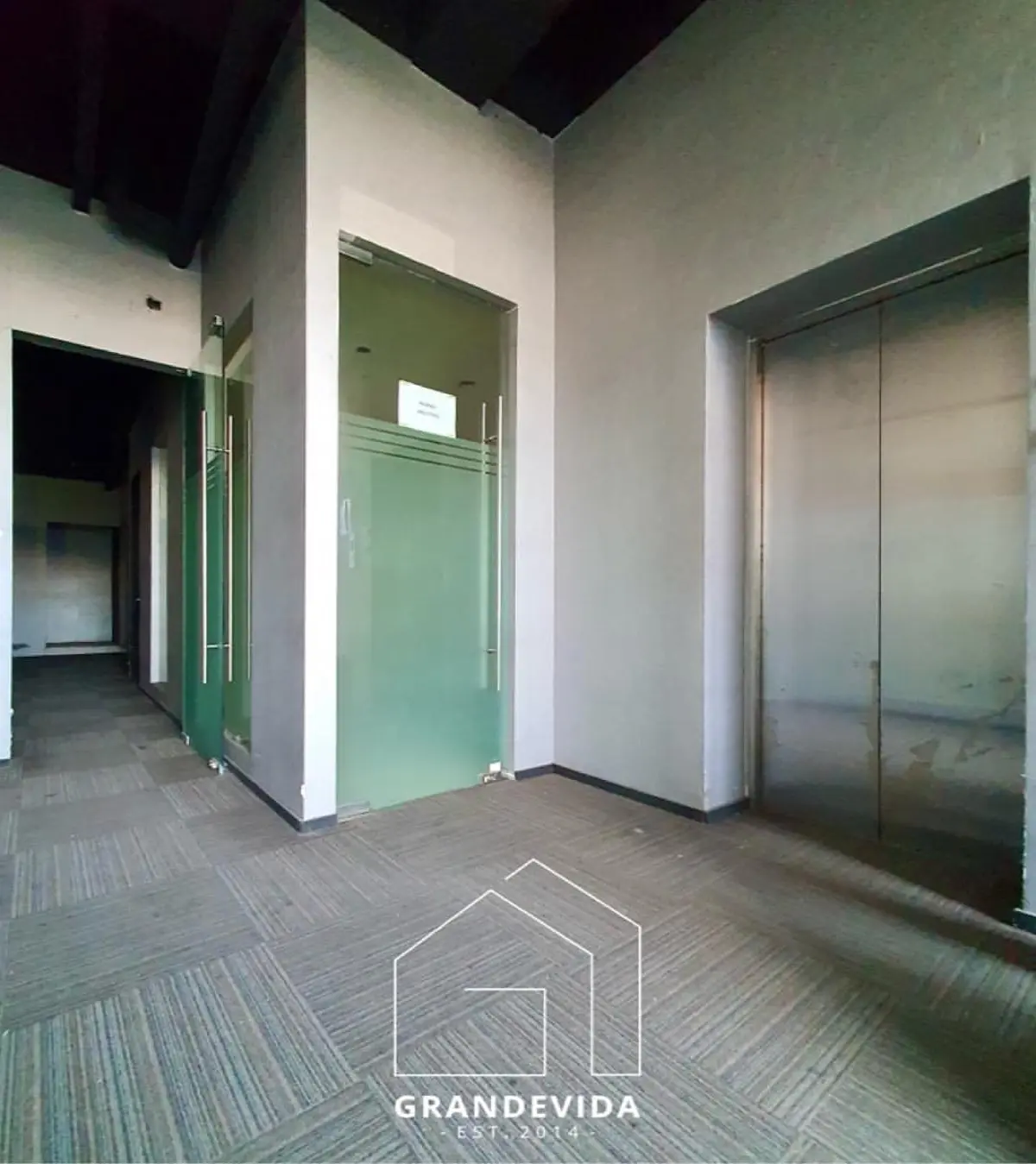 Rumah dijual di Kebayoran Baru Jakarta Selatan - Dijual Mini Building Kebayoran Baru Jakarta Selatan Siap Pakai (kamar mandi)