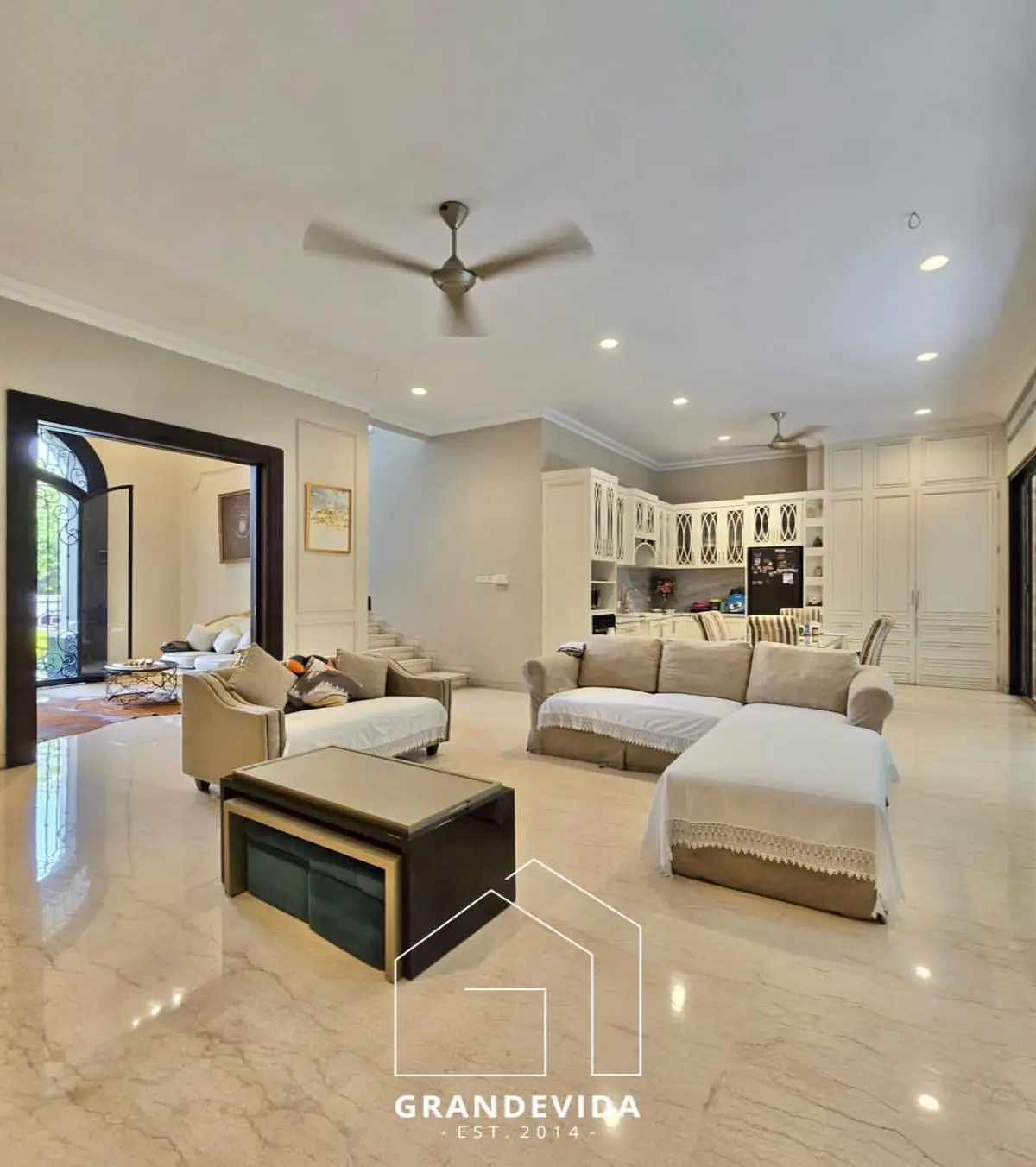 Rumah dijual di kebayoran baru jakarta selatan - Jual Rumah Mewah Kebayoran Baru Jakarta Selatan Lokasi Strategis (ruang tamu)