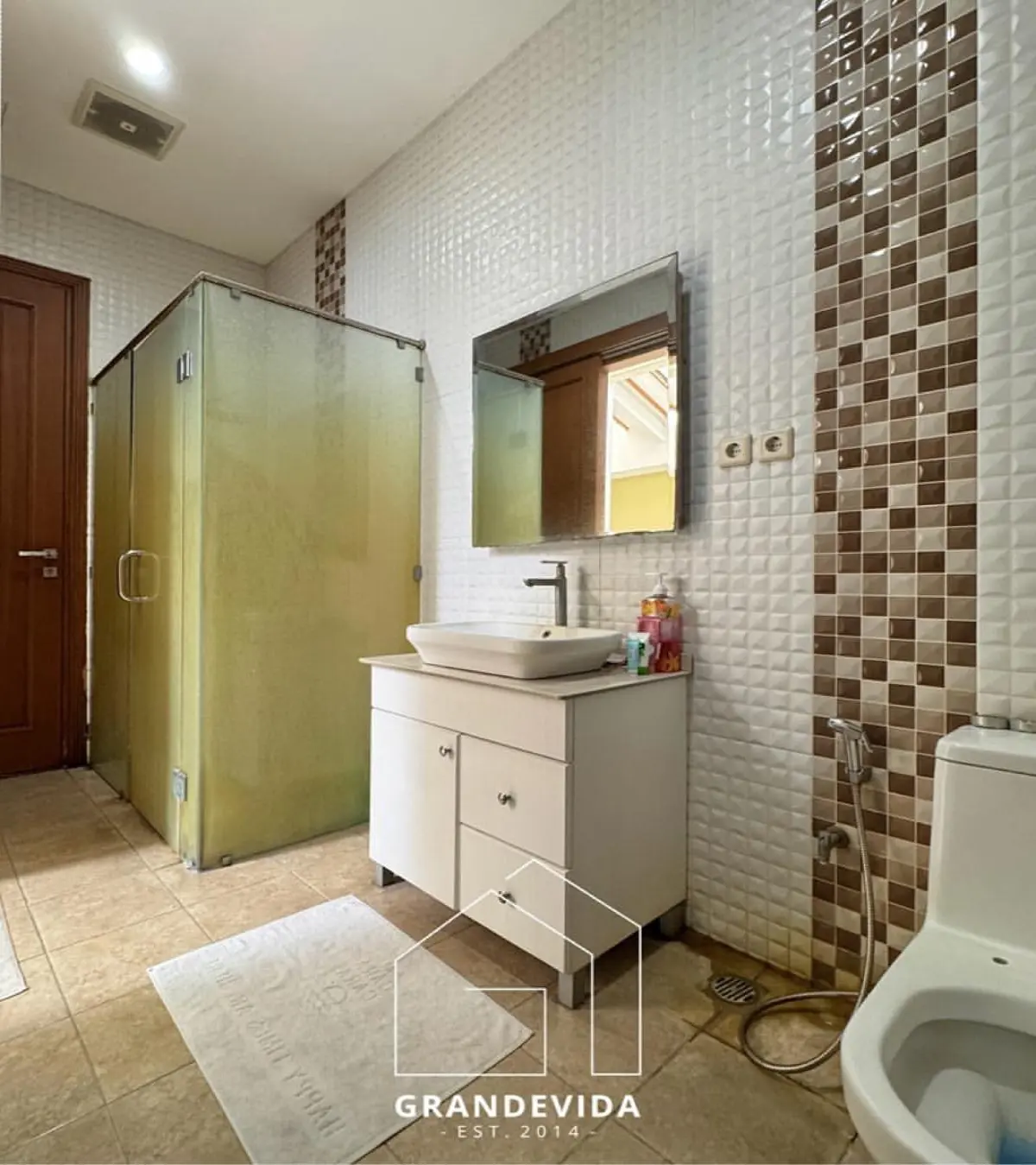 Rumah dijual di pondok indah jakarta selatan - Rumah Dijual Murah Pondok Indah Jakarta Selatan Kondisi Terawat (ruang tamu)