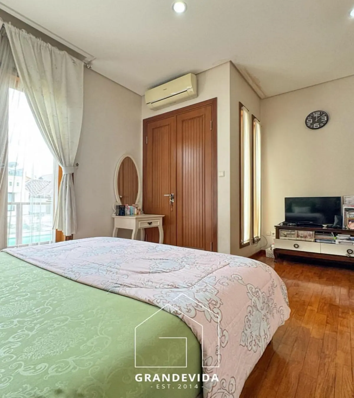 Rumah dijual di pondok indah jakarta selatan - Rumah Dijual di Pondok Indah Jakarta Selatan kondisi terawat (kamar tidur)