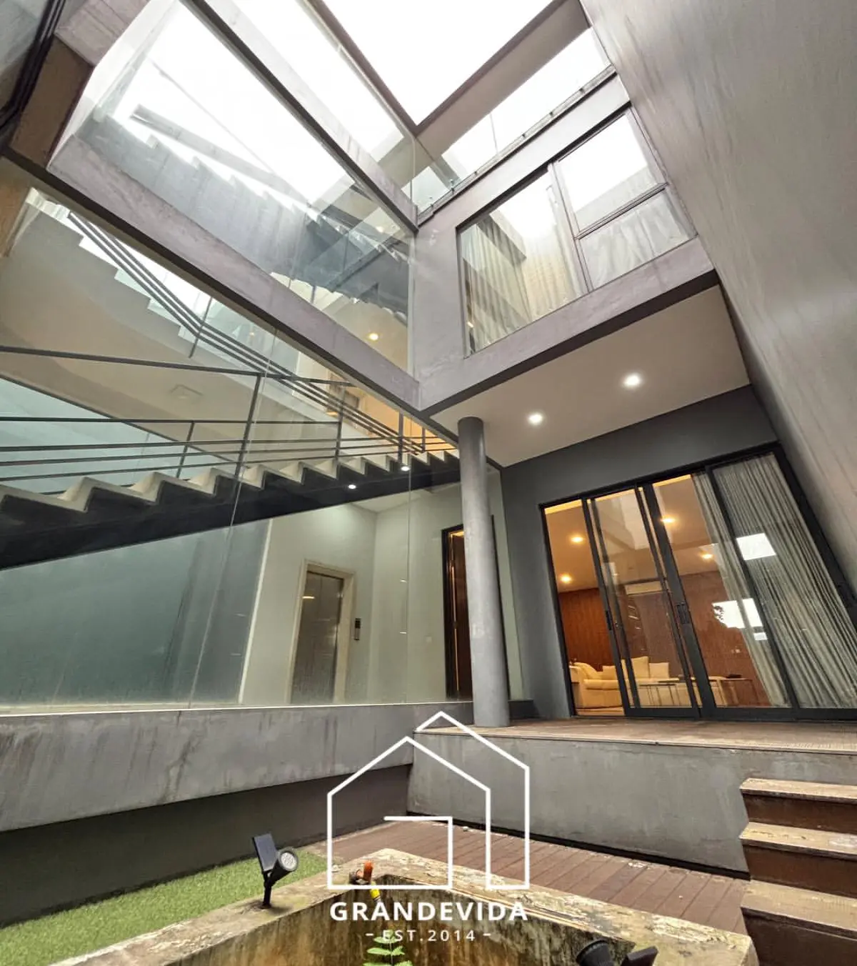 Rumah dijual di Cipete Jakarta Selatan - Rumah Mewah Dijual Cipete Jakarta Selatan Karya Arsitek Ternama