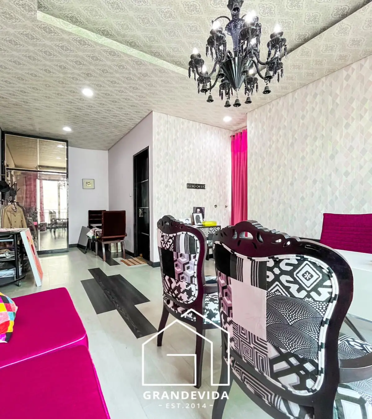 Rumah dijual di Cipete Jakarta Selatan - Jual gedung Commercial Cipete Jakarta Selatan (ruang tamu)