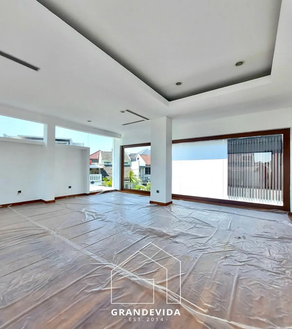 Rumah dijual di Pondok indah Jakarta Selatan - Jual Rumah mewah Pondok Indah Jakarta Selatan Private Lift (tampak depan)