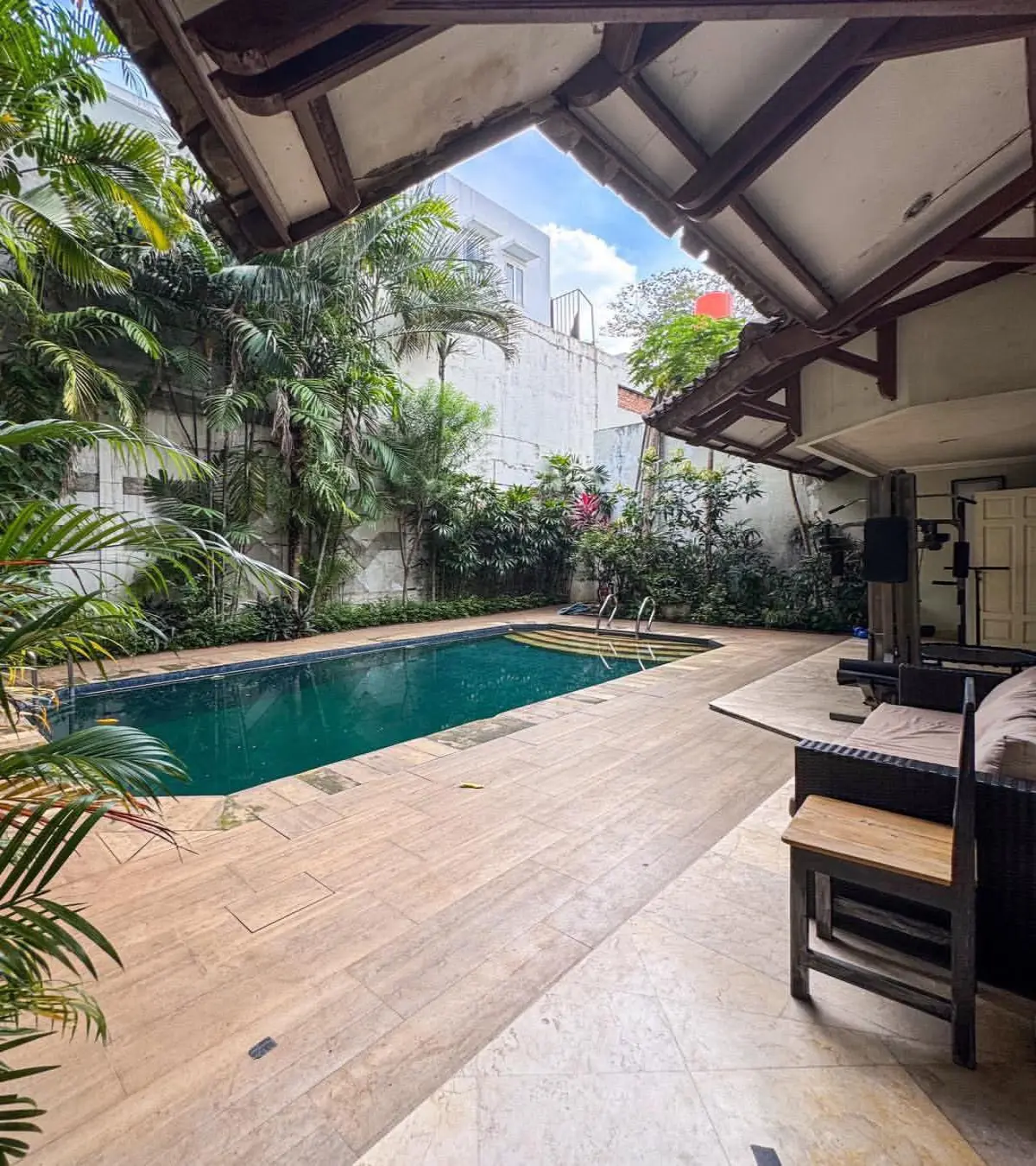Rumah dijual di Kebayoran Baru Jakarta Selatan - For Sale Rumah Kebayoran Baru Jakarta Selatan