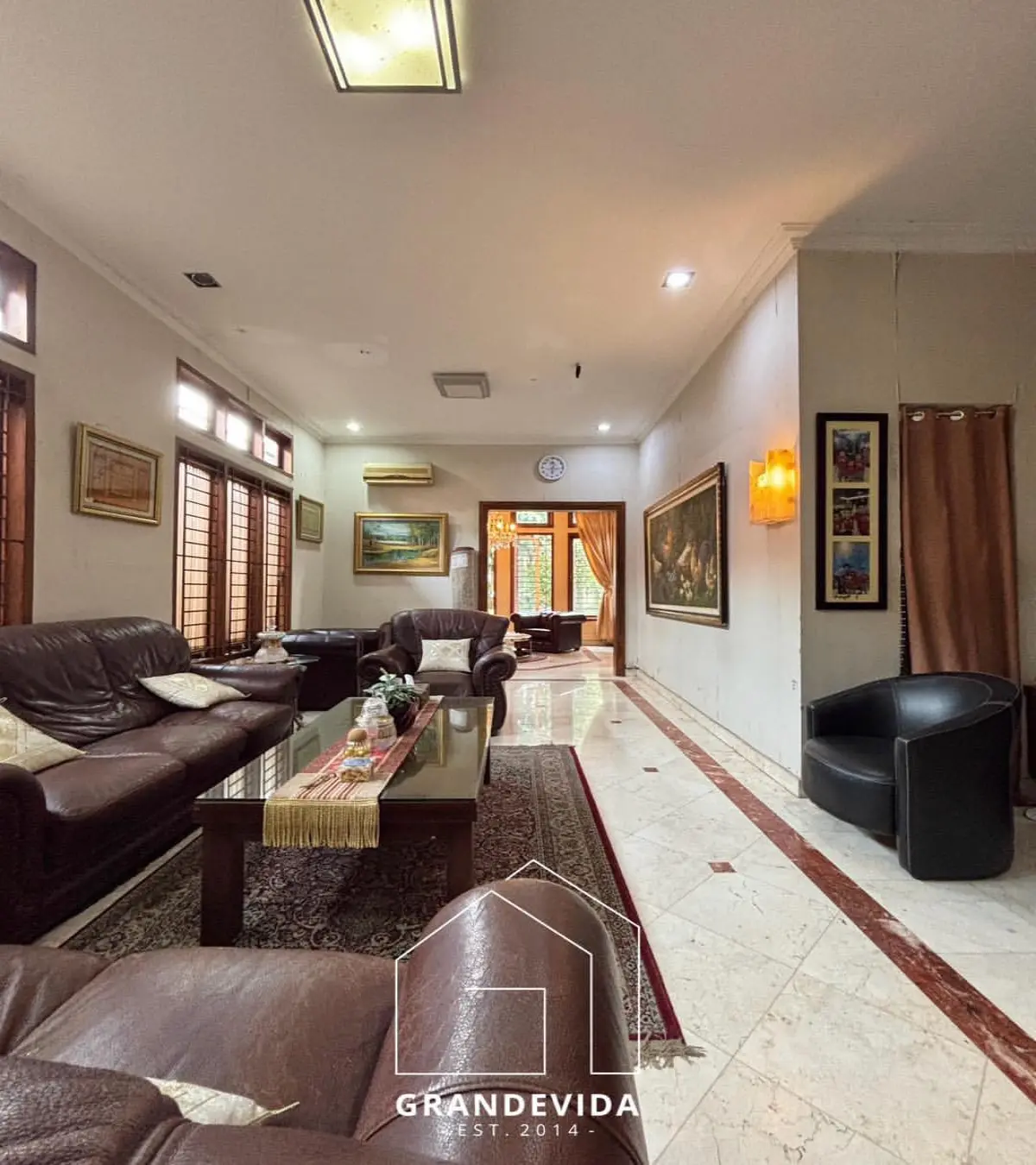 Rumah dijual di Kebayoran Baru Jakarta Selatan - Dijual Rumah Mewah Kebayoran Baru Dekat Senopati (tampak samping)