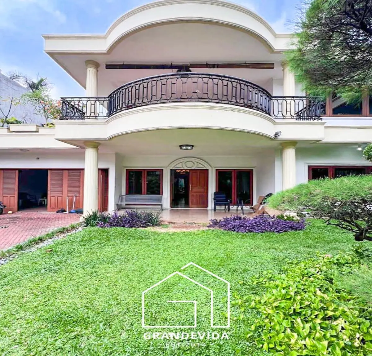 Rumah dijual di Cipete Jakarta Selatan - Rumah Mewah Dijual Cipete Siap Huni (tampak samping)
