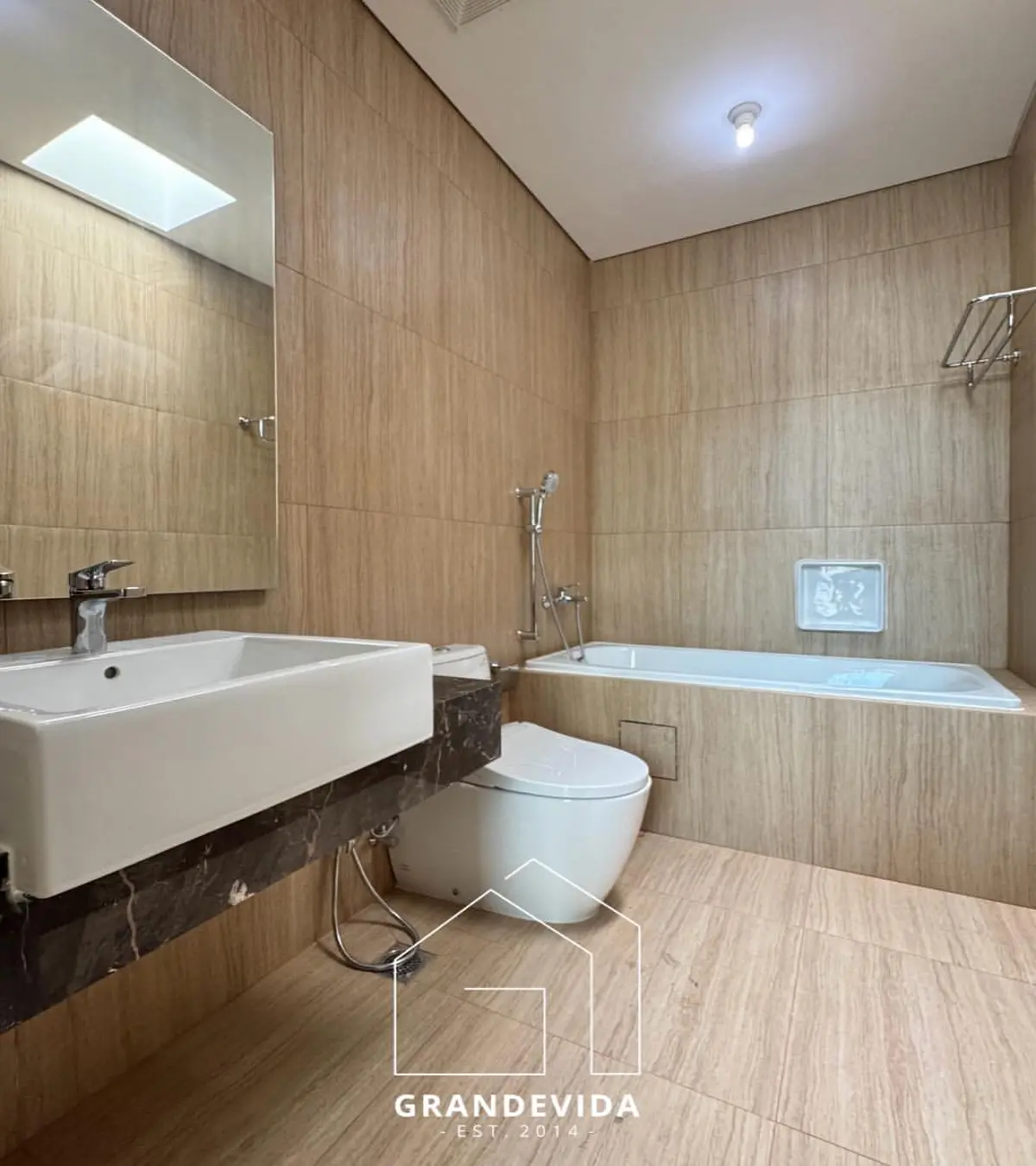 Rumah dijual di Pondok indah Jakarta Selatan - Jual Rumah Baru Pondok Indah Jakarta Selatan (kamar tidur)