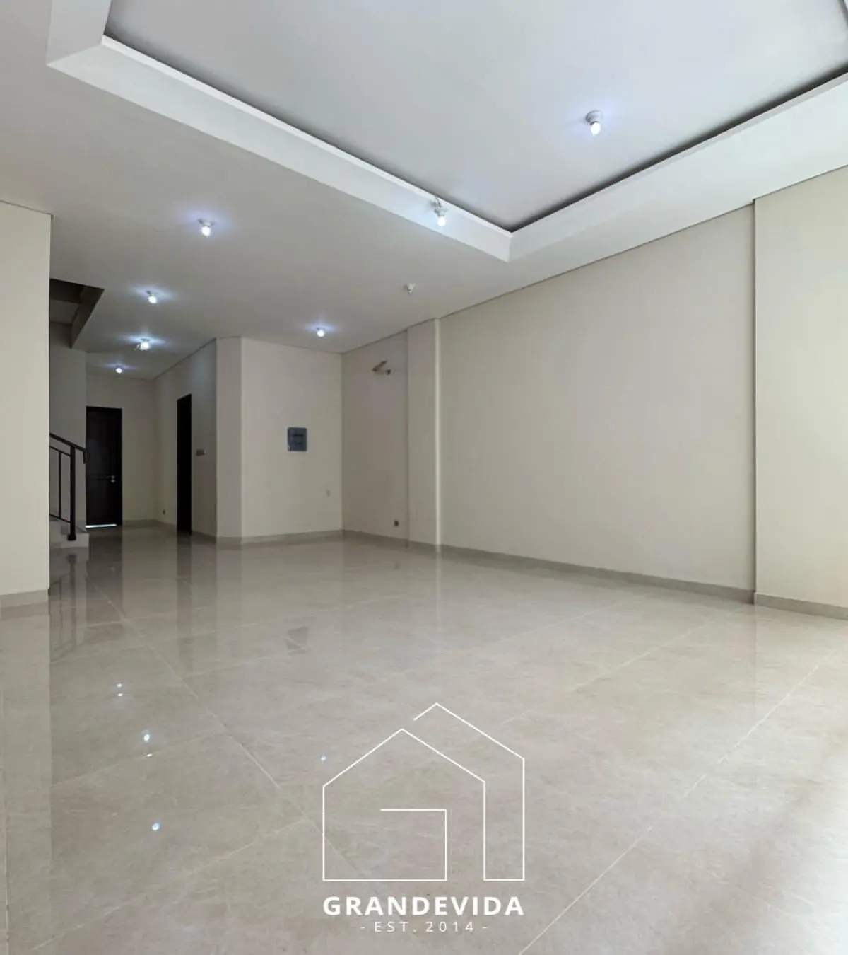 Rumah dijual di Pondok indah Jakarta Selatan - Dijual Rumah Baru Pondok Indah Jakarta Selatan (tampak samping)