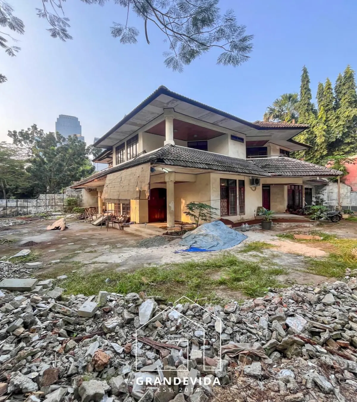 Rumah dijual di Kebayoran Baru Jakarta Selatan - Rumah Hitung Tanah Dijual di Kebayoran Baru