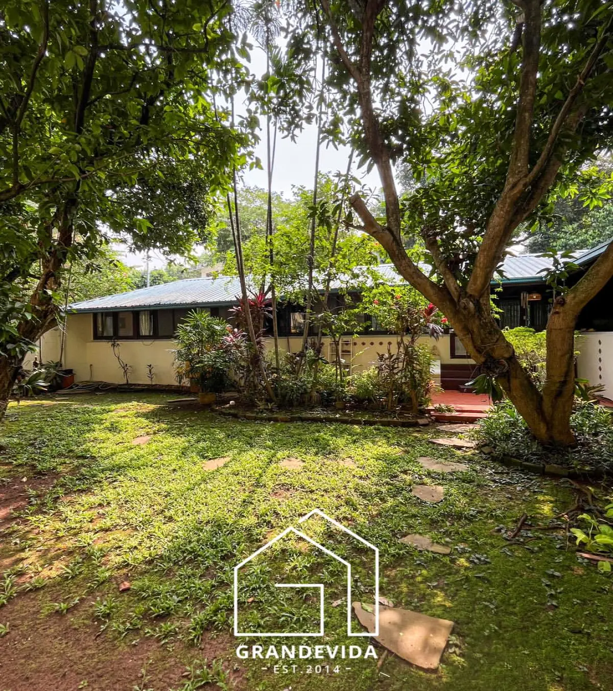 Rumah dijual di Cipete Jakarta Selatan - Dijual Rumah Cipete Jakarta Selatan  Design Kontemporer (ruang tamu)