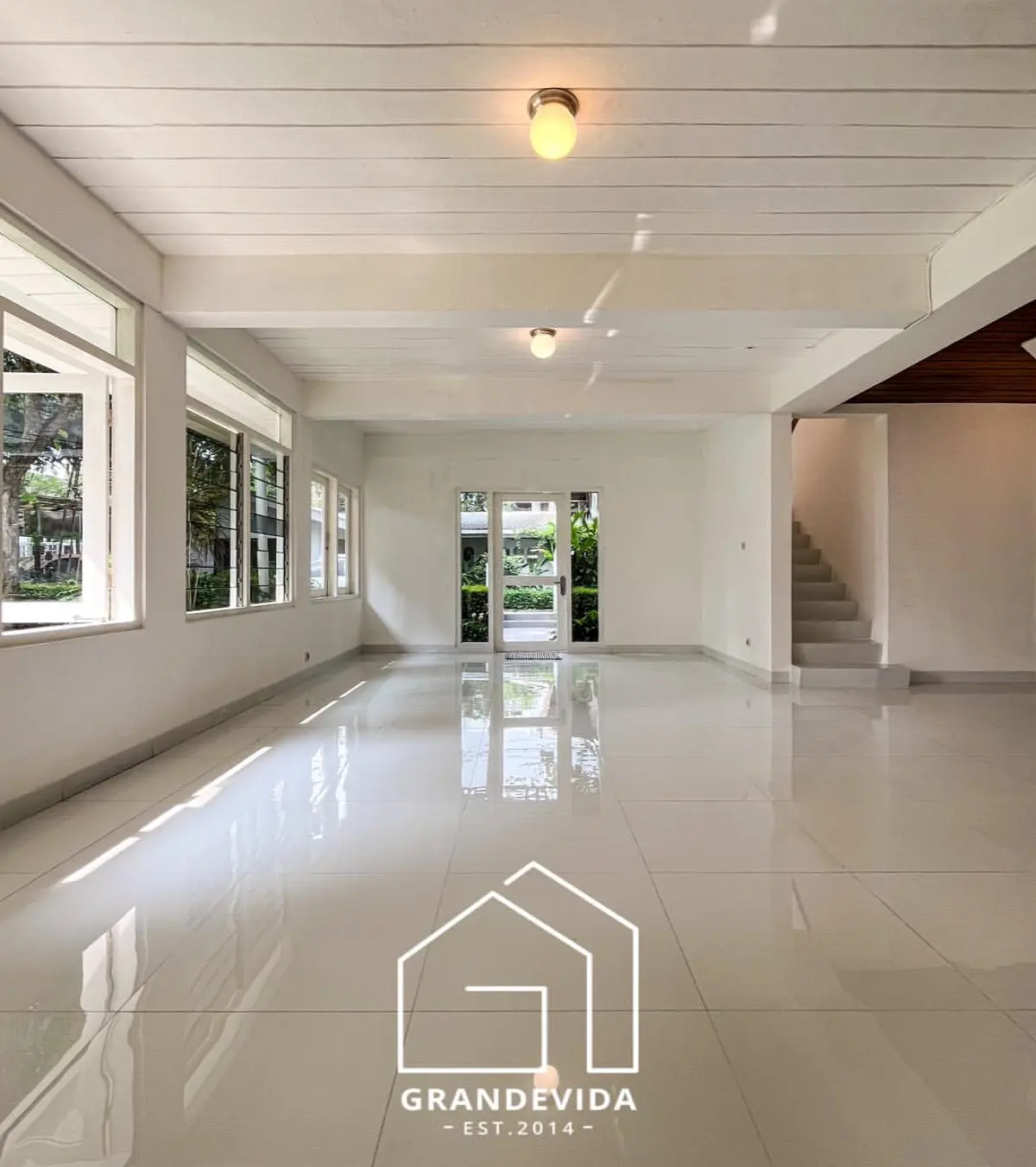 Rumah dijual di Cipete Jakarta Selatan - Rumah Dijual Cipete Jakarta Selatan dekat ke MRT (tampak samping)