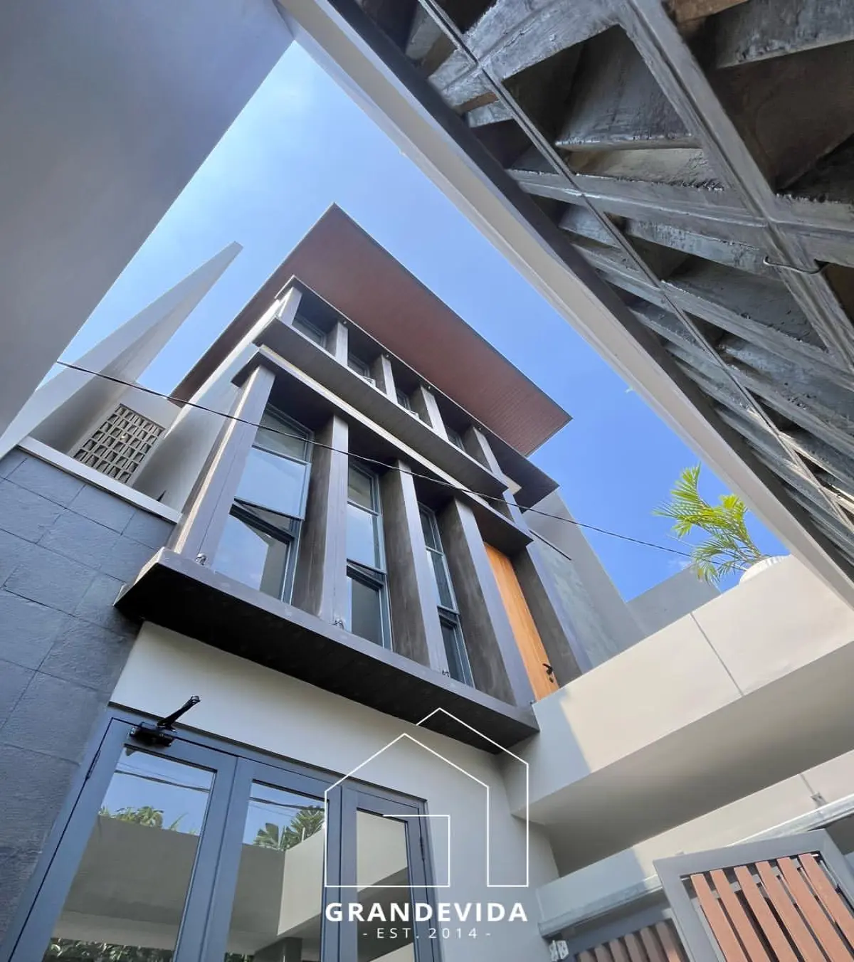 Rumah dijual di Pondok indah Jakarta Selatan - Jual Rumah Pondok Indah Lokasi Strategis
