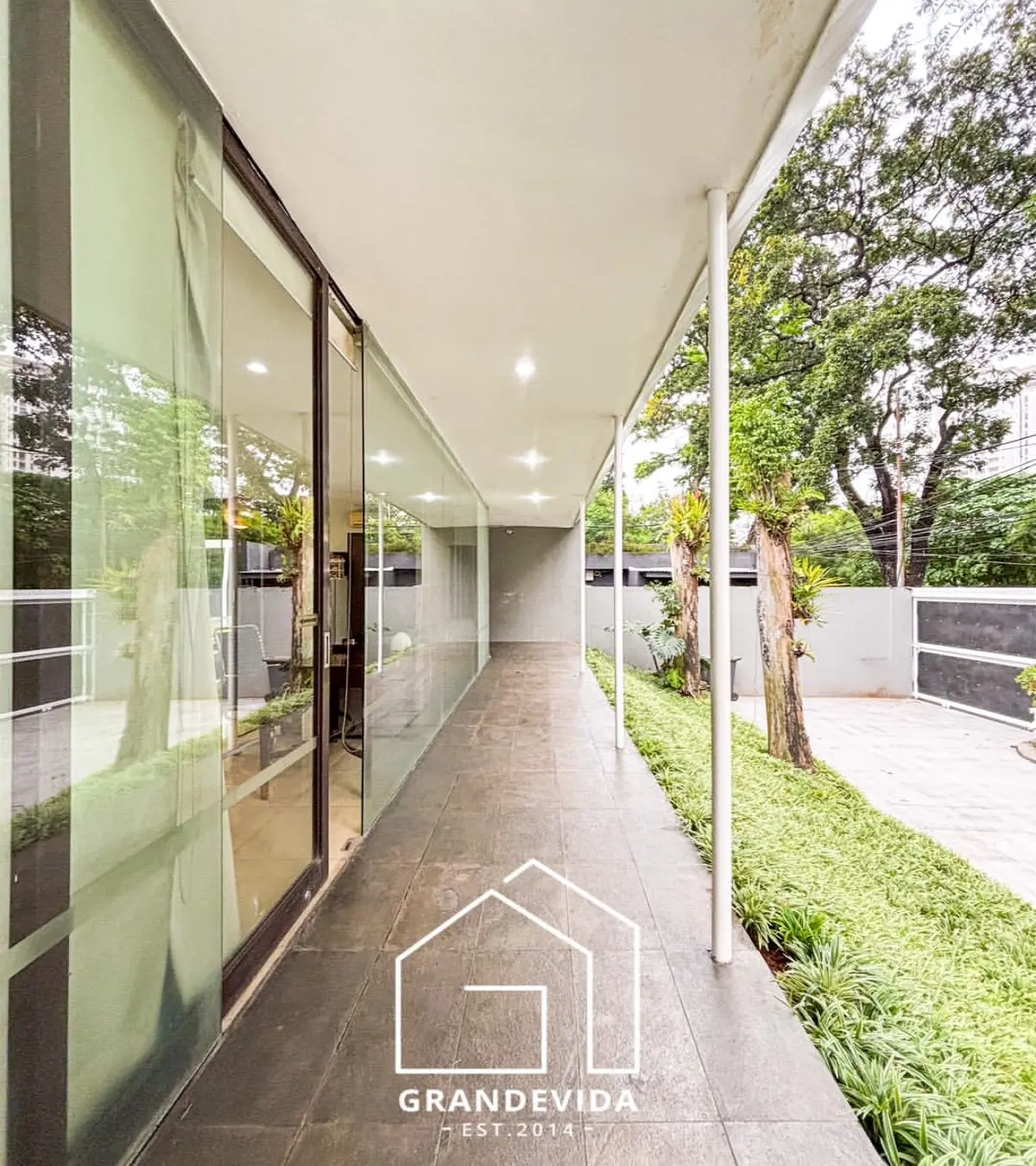 Rumah dijual di Kebayoran Baru Jakarta Selatan - Rumah Strategis Jakarta Selatan di Kebayoran Baru