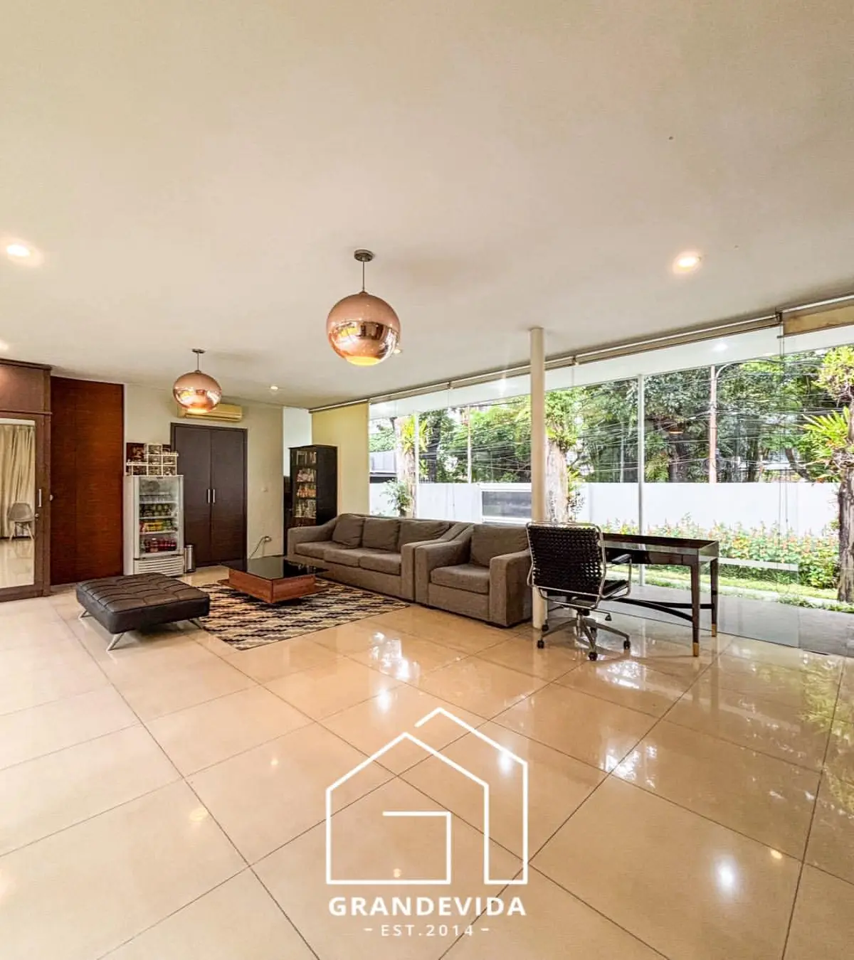Rumah dijual di Kebayoran Baru Jakarta Selatan - Rumah Siap Huni cocok Untuk Retail di Kebayoran Baru Jakarta Selatan