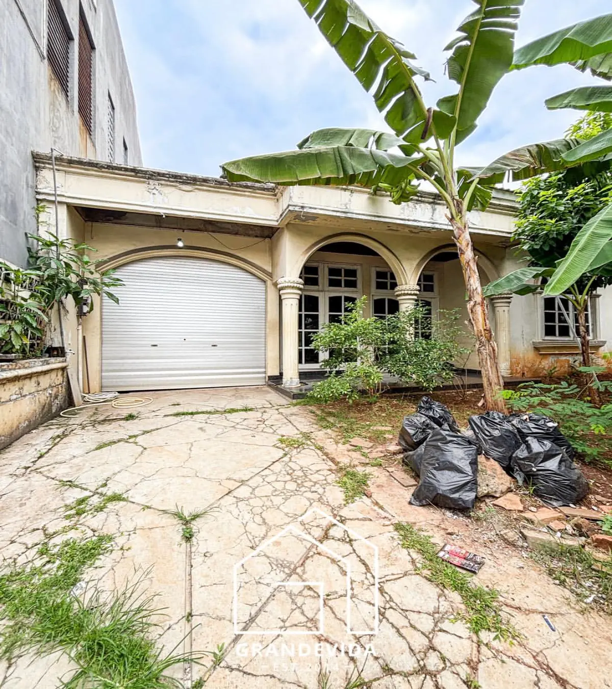 Rumah dijual di Pondok indah Jakarta Selatan - Tanah Dijual Jakarta Selatan Pondok Indah (ruang tamu)