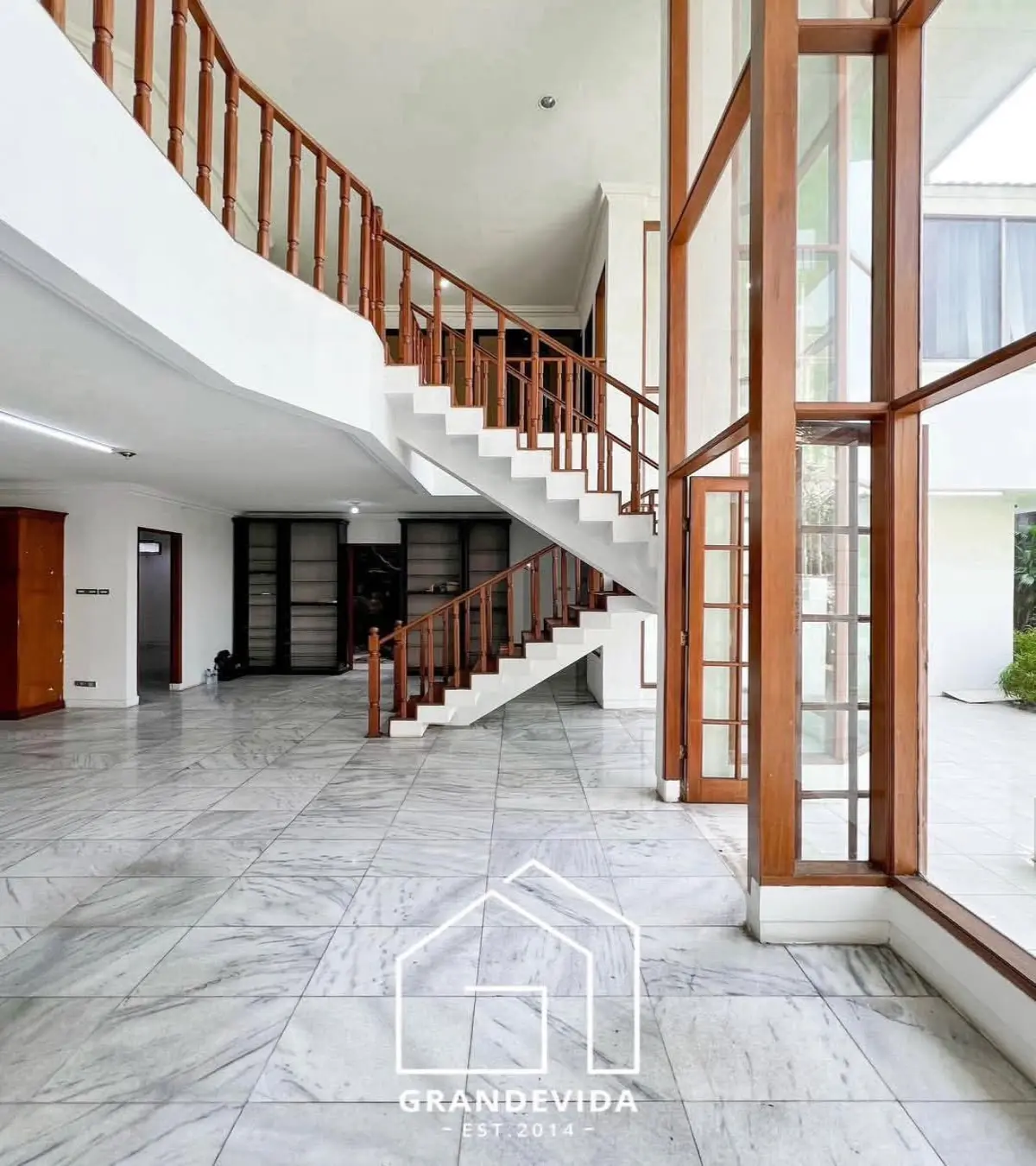 Rumah dijual di Cipete Jakarta Selatan - Jual Rumah Private Swimming Pool Cipete Jakarta Selatan (ruang tamu)