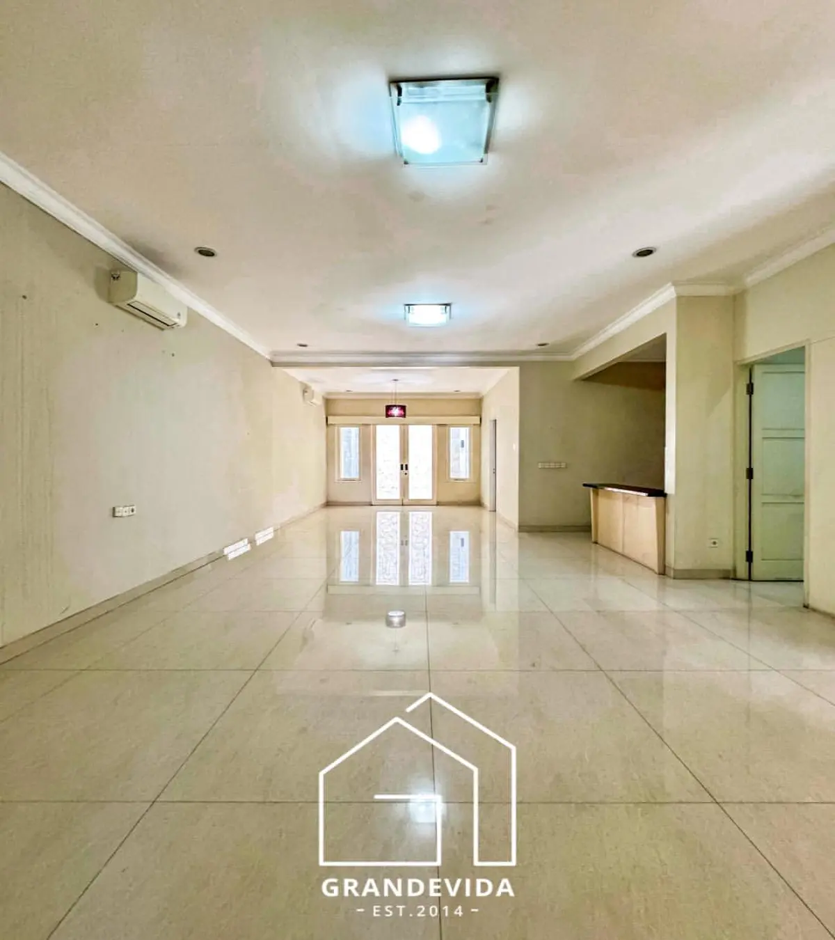 Rumah dijual di Pondok indah Jakarta Selatan - Rumah 1 Lantai Siap Huni Dijual di Pondok Indah Jakarta Selatan (ruang tamu)