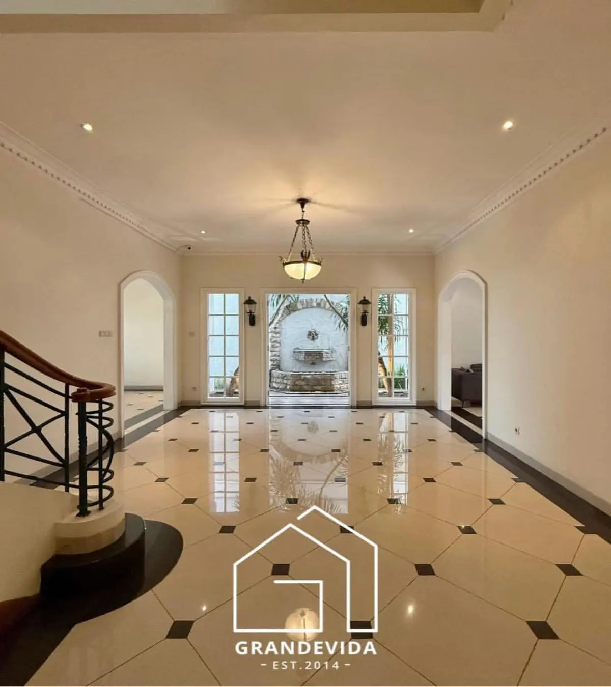 Rumah dijual di Pondok indah Jakarta Selatan - Hunian Elite Pondok Indah Rumah Dijual, View Menakjubkan (ruang tamu)