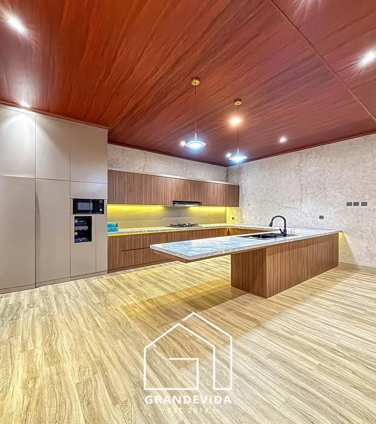 Rumah dijual di Pondok indah Jakarta Selatan - Rumah Mewah Pondok Indah Jakarta Selatan Harga Terbaik & Lokasi Strategis (tampak samping)