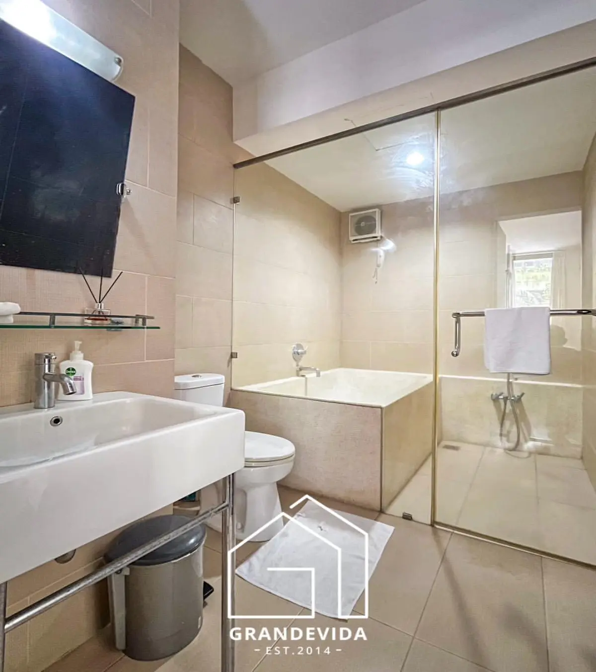 Rumah dijual di Kebayoran Baru Jakarta Selatan - Aparthouse Kebayoran Baru, Jakarta Selatan Lokasi Strategis, Harga Menarik!