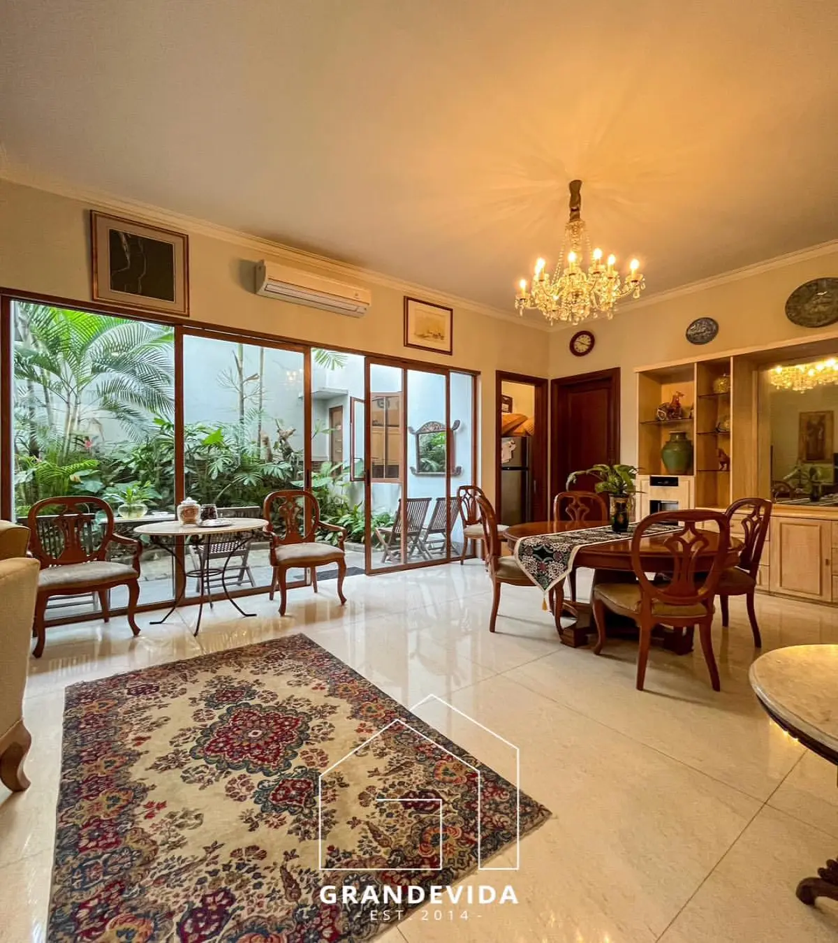 Rumah dijual di Cilandak Jakarta Selatan - Rumah Cantik Siap Huni di Cilandak Jakarta Selatan Dijual