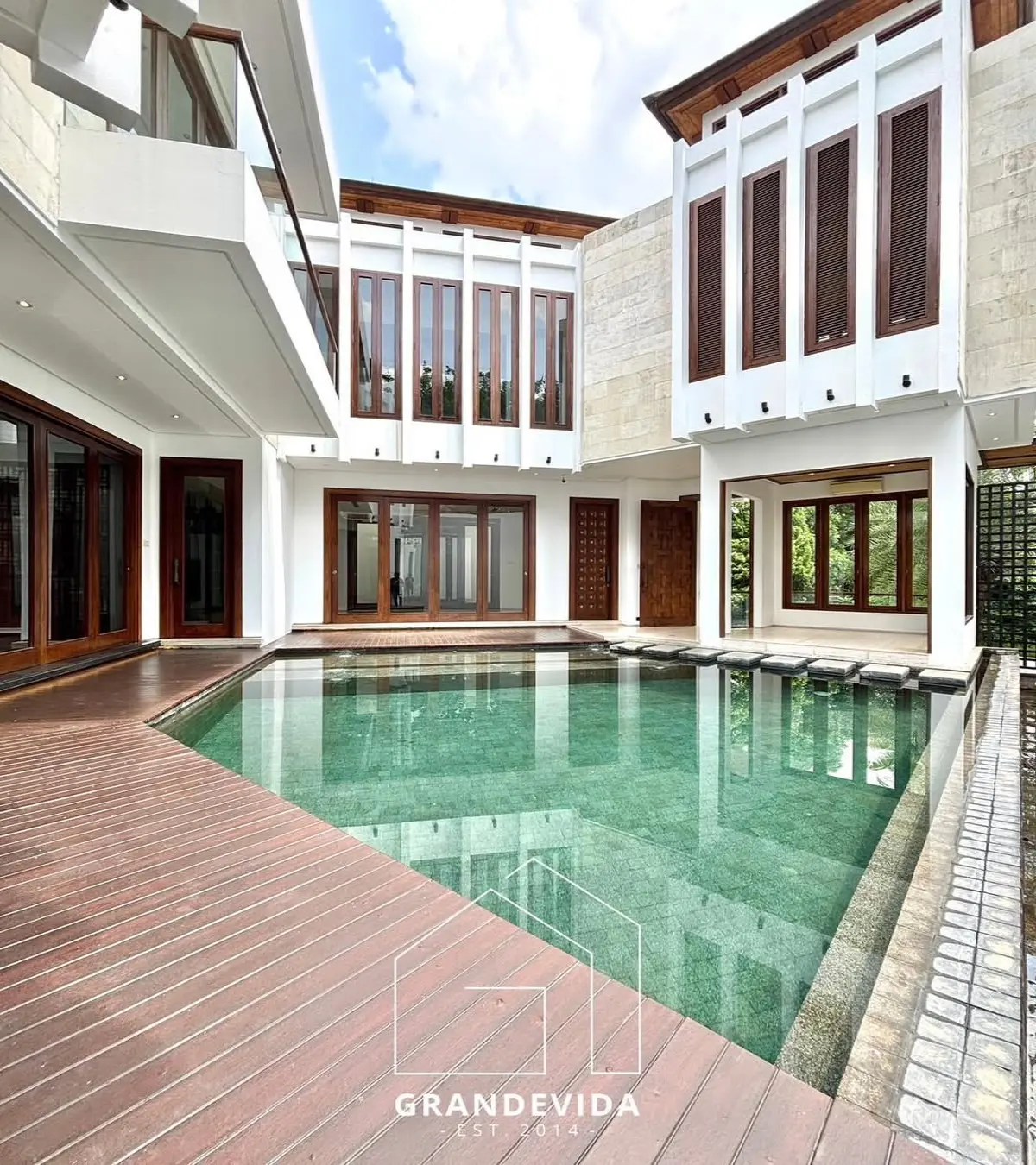 Rumah mewah Siap Huni Di Pondok Indah Jakarta Selatan Dijuak