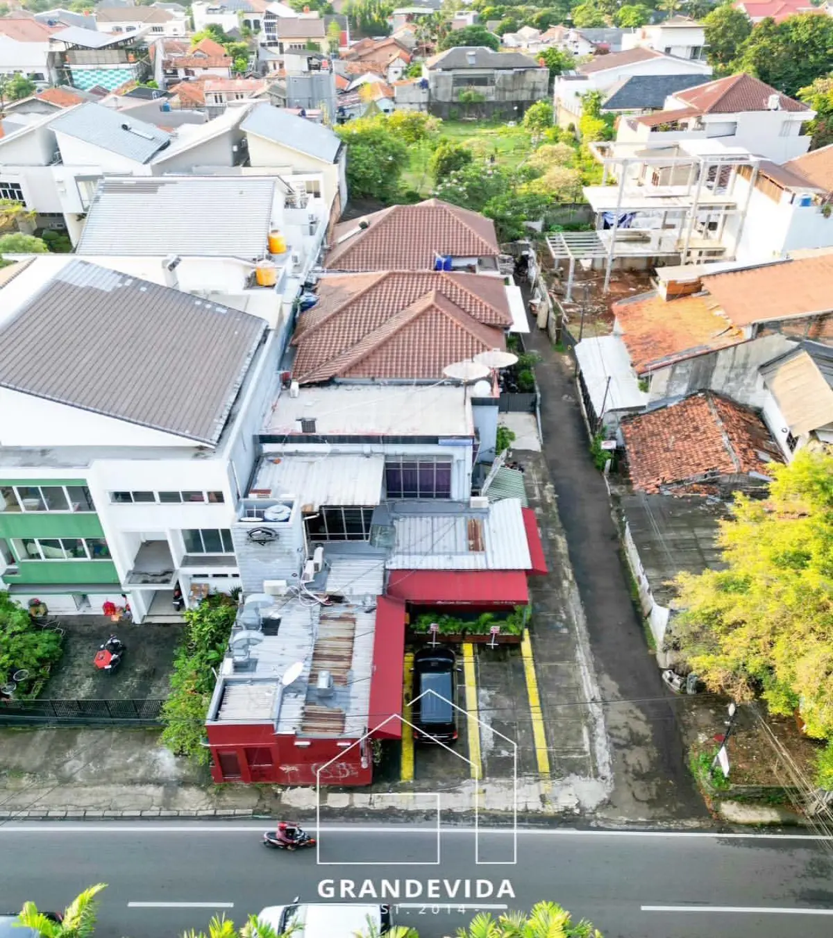 Rumah dijual di Cipete Jakarta Selatan - Komersial Cipete Jakarta Selatan Lokasi Ekselensi, Harga Terjangkau (tampak samping)