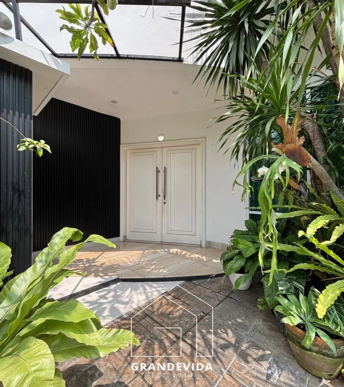 Jual Cepat! Rumah Eksklusif di Pondok Indah, Jaksel