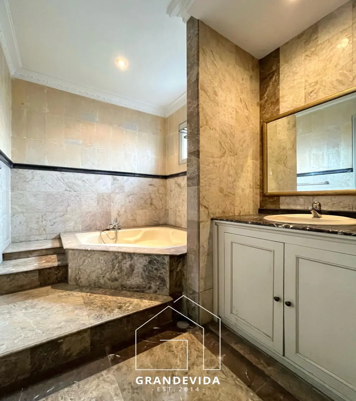 Rumah dijual di Cipete Jakarta Selatan - Rumah Dijual Cipete - Rumah Jakarta Selatan - Rumah Dalam Komplek (ruang tamu)