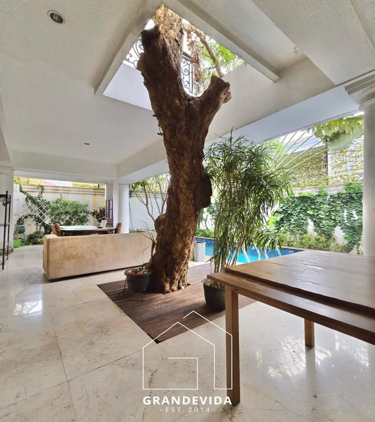 Rumah dijual di Cipete Jakarta Selatan - Rumah Dijual Cipete Townhouse Modern Dekat Pusat Kota (kamar tidur)