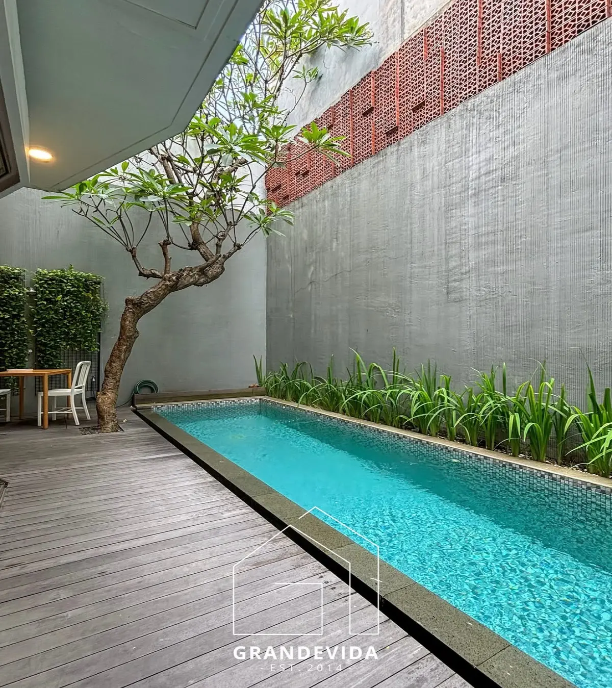 Rumah dijual di Cipete Jakarta Selatan - Jual Rumah Cipete Jakarta Selatan - Akses Mudah ke Pusat Kota (ruang tamu)