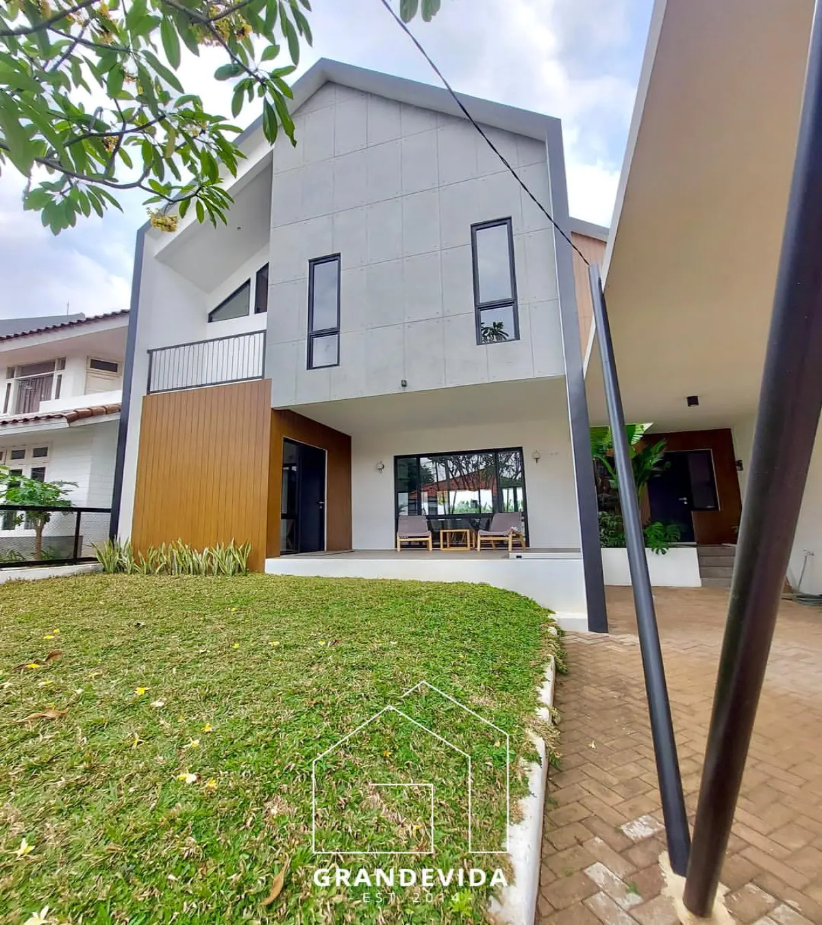 Rumah dijual di Cipete Jakarta Selatan - Jual Cepat! Rumah Strategis di Saidi, Cipete, Jaksel (tampak samping)
