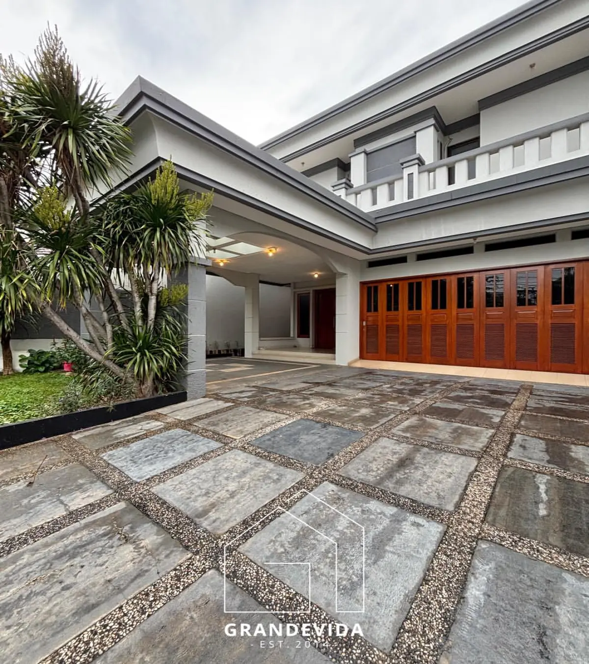Rumah dijual di Cipete Jakarta Selatan - Rumah Dijual Gaharu Cipete Jakarta Selatan (tampak samping)