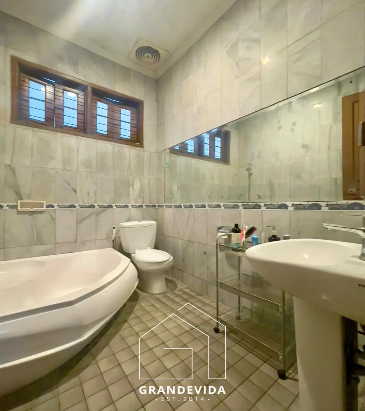Rumah dijual di Cipete Jakarta Selatan - Rumah Dijual Pelita Cipete Jakarta Selatan (kamar mandi)