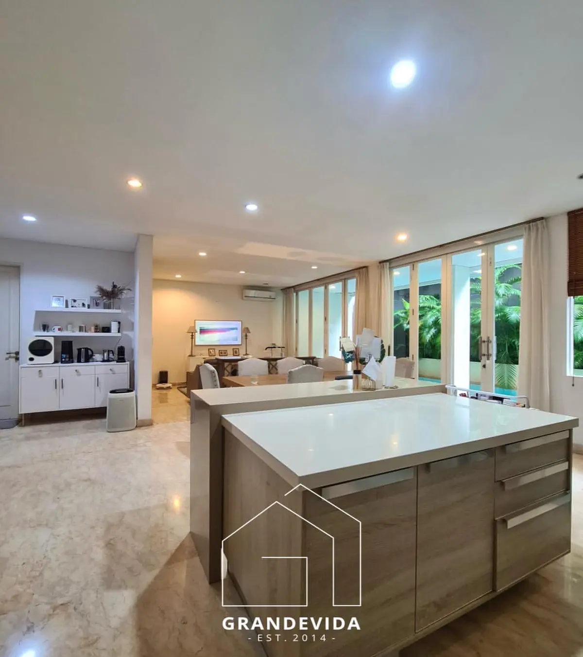 Rumah dijual di Cipete Jakarta Selatan - Rumah Dijual di Townhouse Cipete, Jakarta Selatan - Lokasi Strategis (tampak samping)