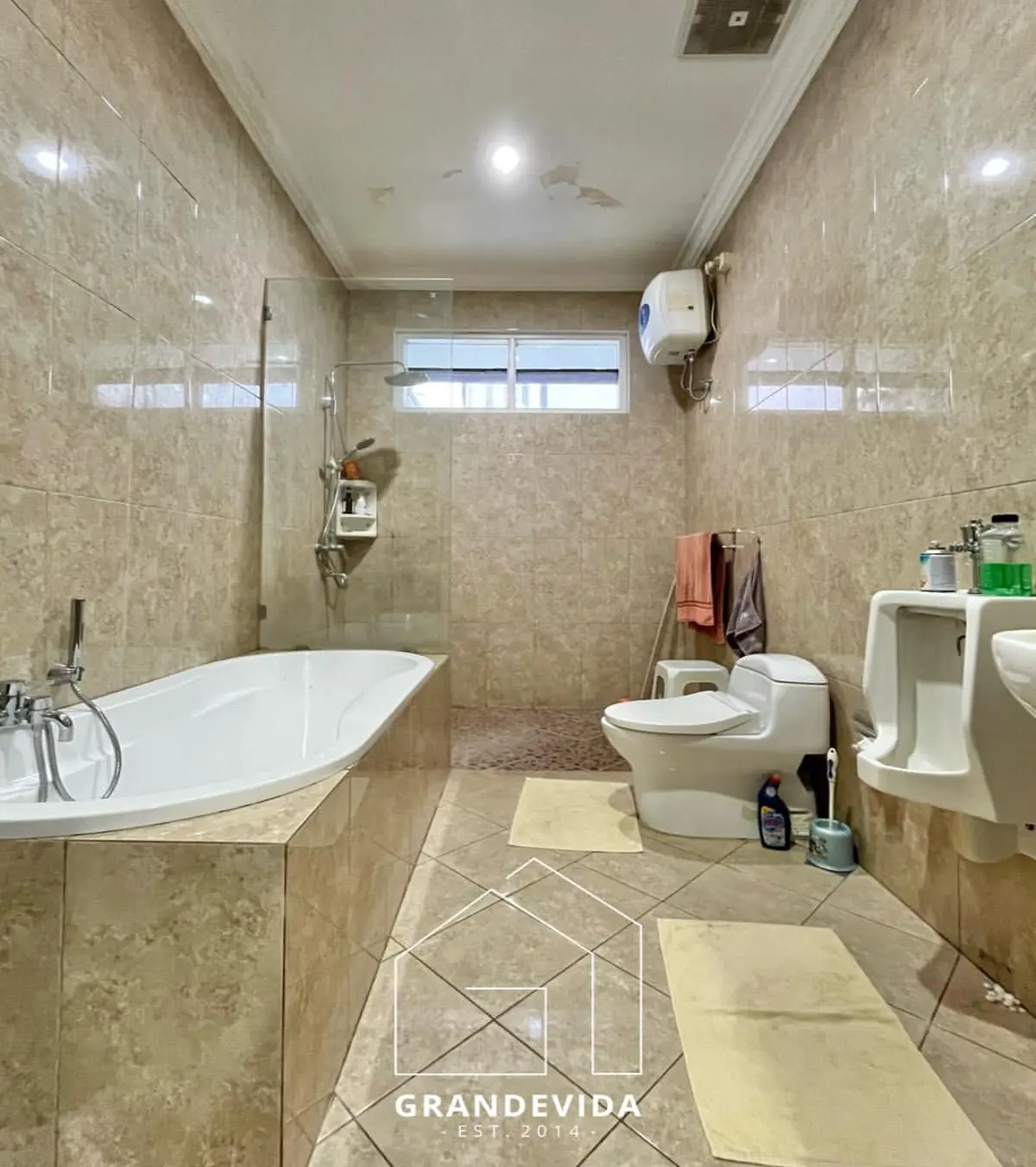 Rumah dijual di Cipete Jakarta Selatan - Rumah Cipete Selatan Lokasi Strategis & Aman (kamar mandi)