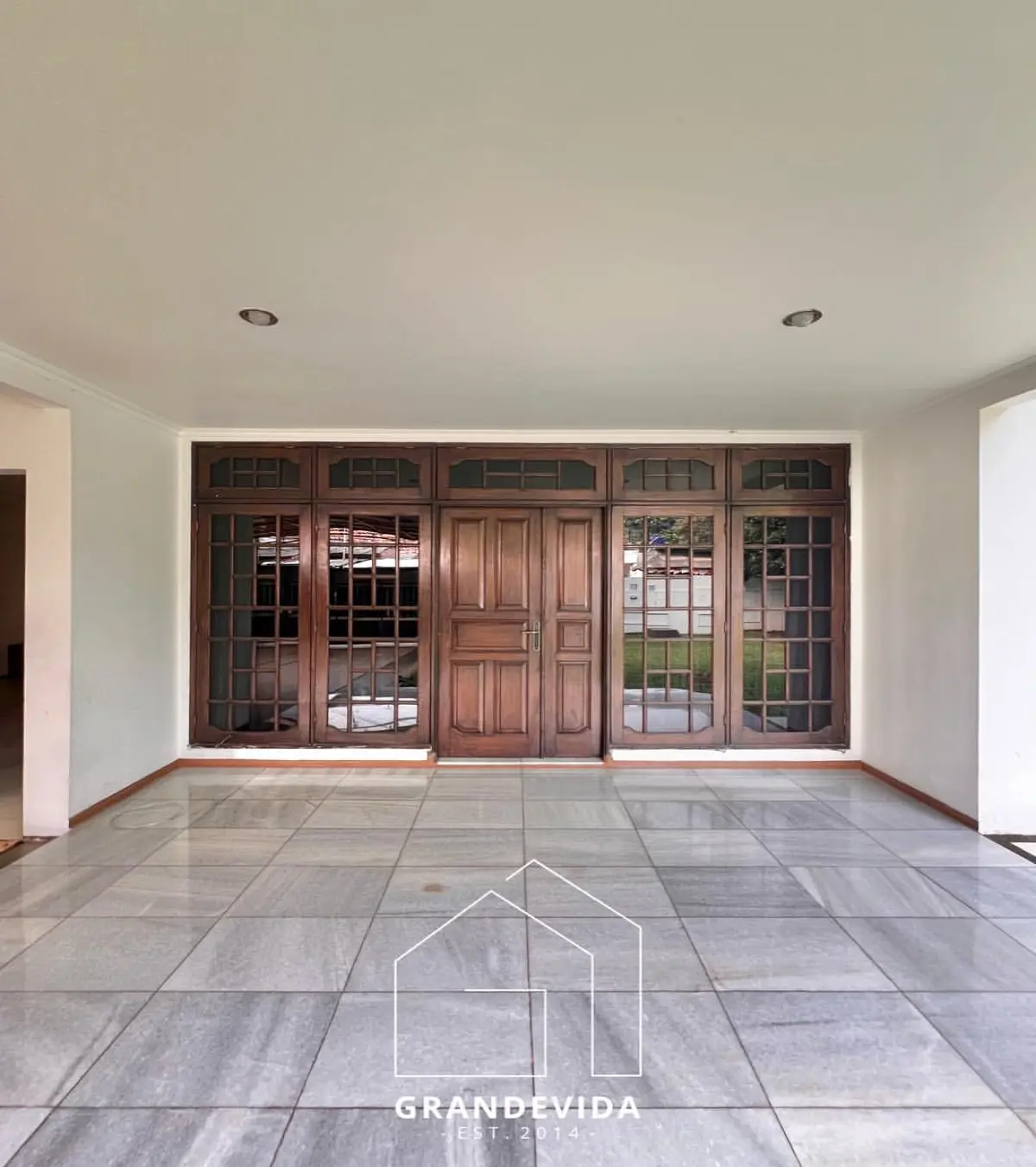Rumah dijual di Cipete Jakarta Selatan - Rumah Cipete Gaharu, Jakarta Selatan Lokasi Strategis, Dijual! (ruang tamu)