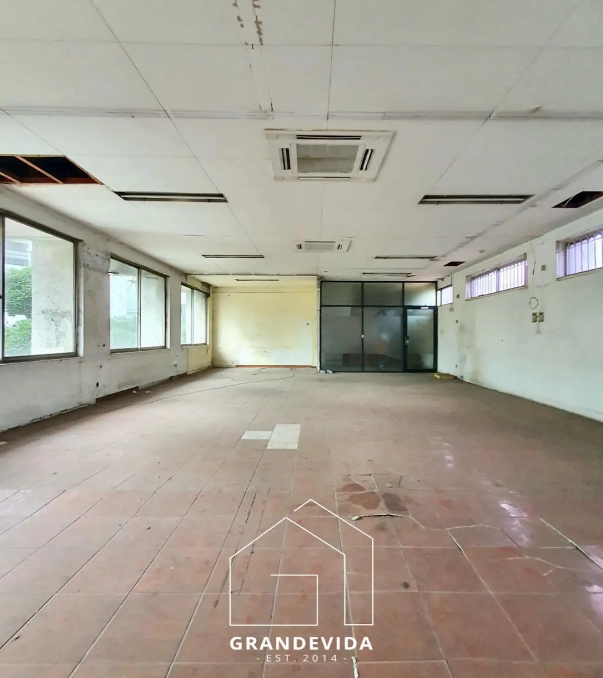 Rumah dijual di Gatot Subroto Jakarta Selatan - Mini Building Dijual Murah Gatot Subroto Jakarta Selatan (kamar mandi)