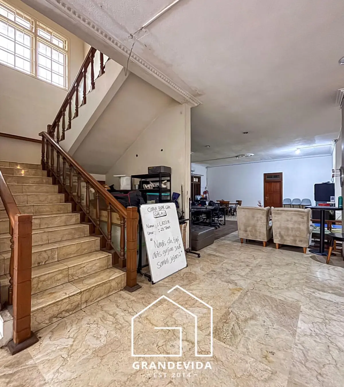 Rumah dijual di Pondok indah Jakarta Selatan - Dijual Rumah Impian di Pondok Indah, Lokasi Terbaik! (tampak samping)