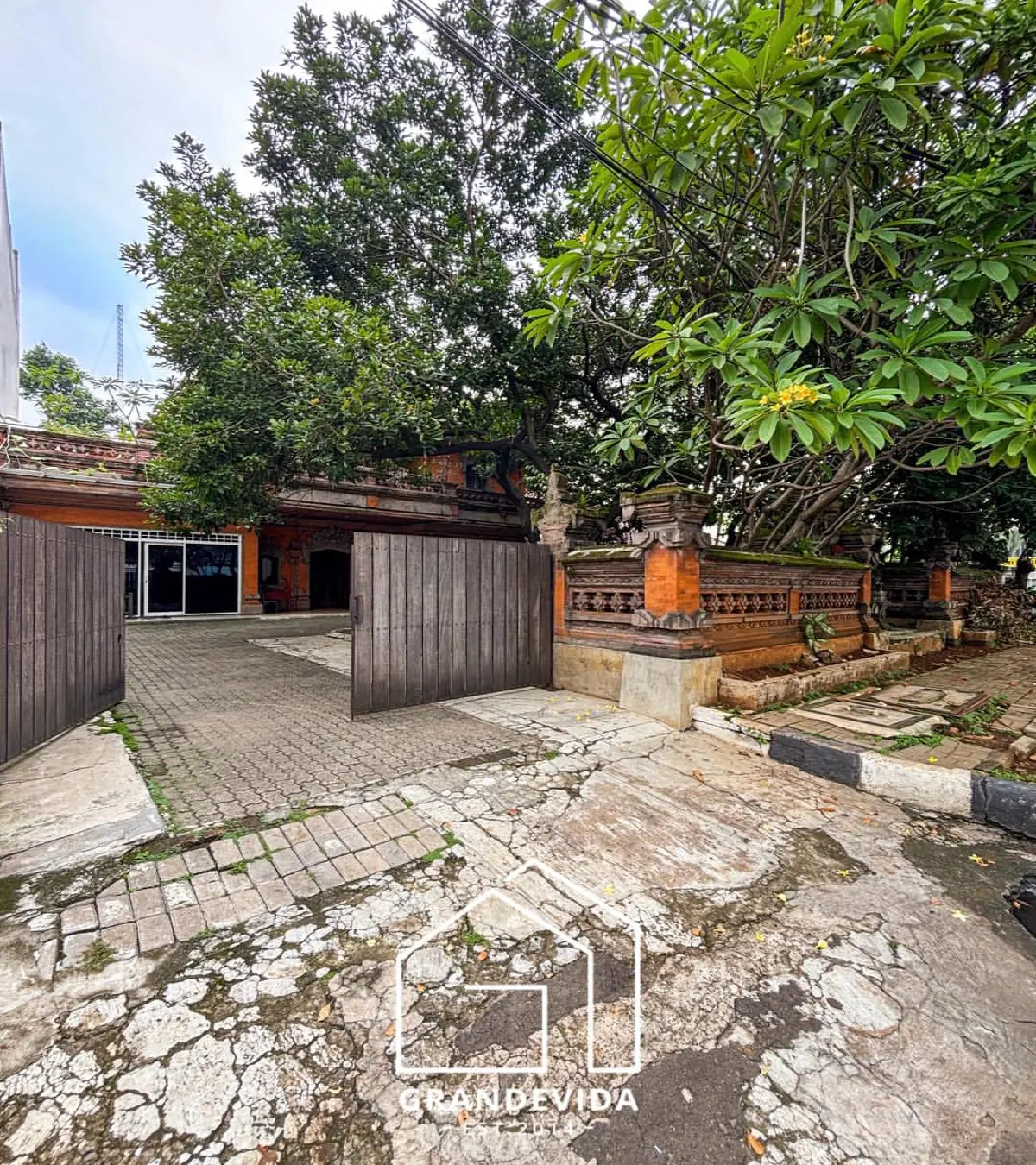 Rumah dijual di Pondok indah Jakarta Selatan - Dijual Rumah Impian di Pondok Indah, Lokasi Terbaik! (ruang tamu)