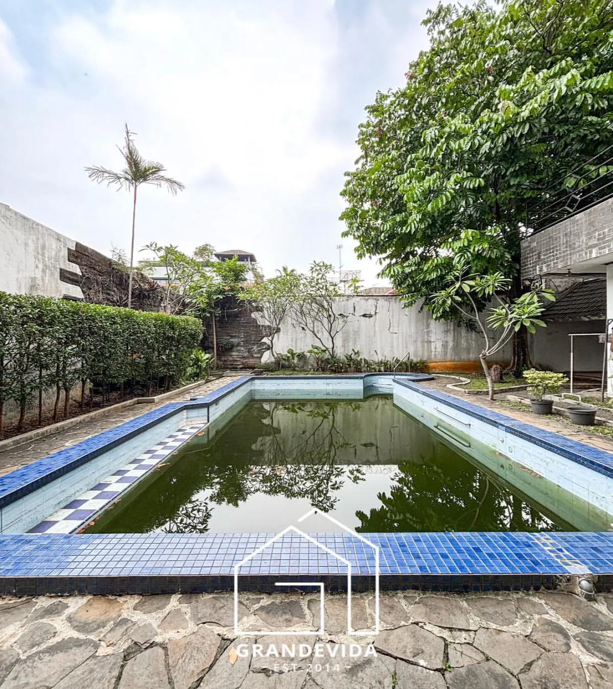 Rumah dijual di Pondok indah Jakarta Selatan - Dijual Rumah Impian di Pondok Indah, Lokasi Terbaik! (kamar mandi)